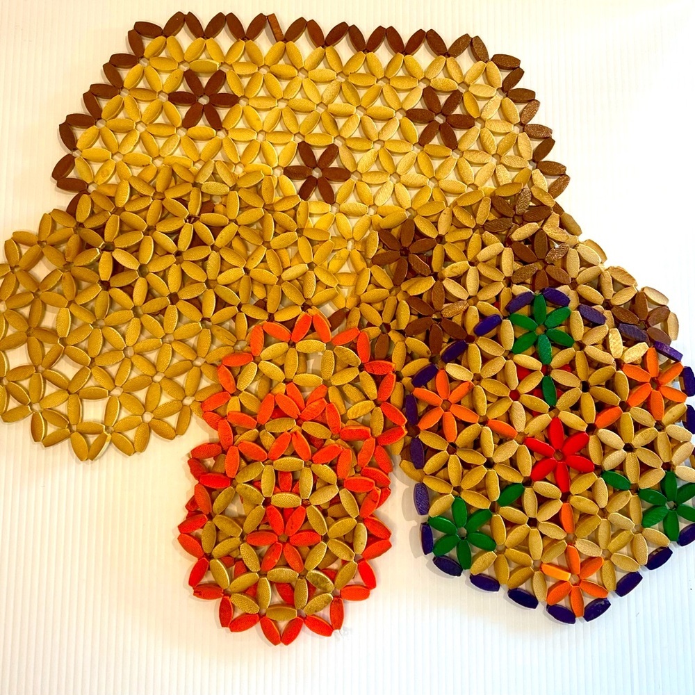 Trivets Hot Pads Wood Beads Mulitcolor Flowers Lot of 8 Vintage Boho Retro CPix!